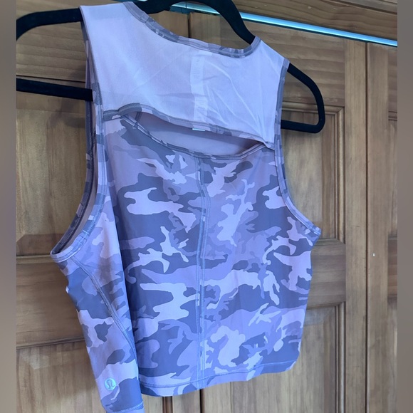 LIKE NEW! Lululemon Sculpt Tank Cropped Incognito Camo Pink sz 6 - Picture 7 of 9